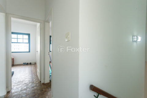 Image 20 - 915553