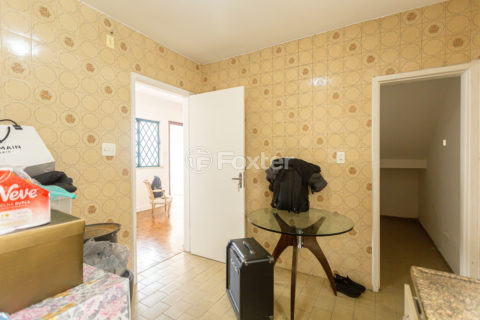 Image 32 - 915553