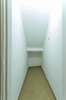 Image 35 - 915553