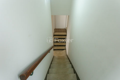 Image 13 - 915553
