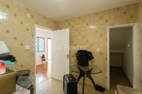Image 31 - 915553