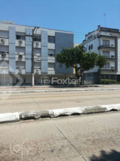 Image 10 - 915555