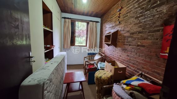 Image 17 - 915556