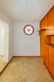 Image 34 - 915612