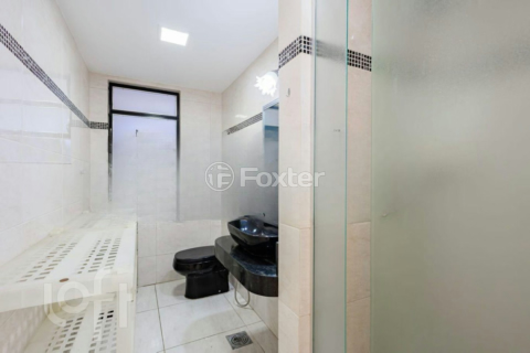 Image 3 - 915615