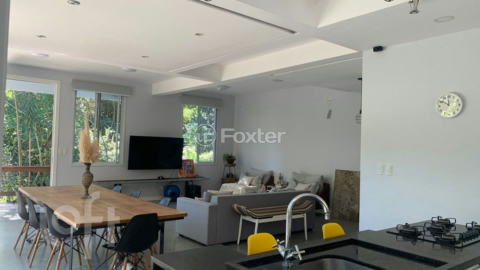 Image 4 - 915648
