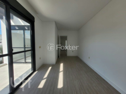 Image 3 - 915668