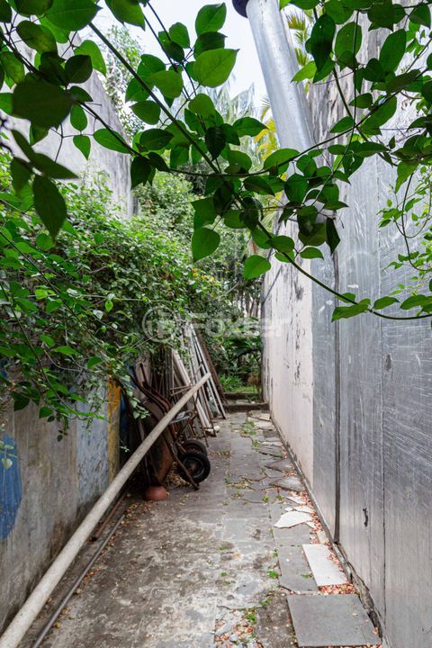 Image 71 - 915682