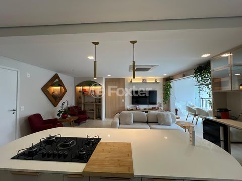Image 3 - 915734