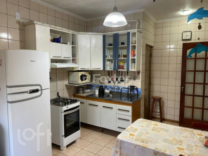 Image 4 - 915768