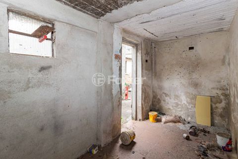 Image 29 - 915820