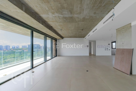 Image 27 - 915821