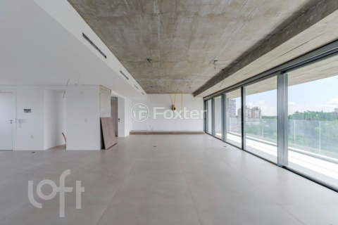 Image 31 - 915821