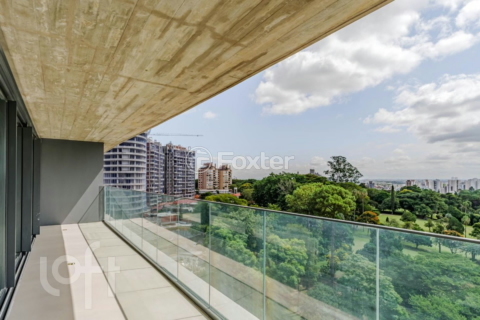 Image 35 - 915821