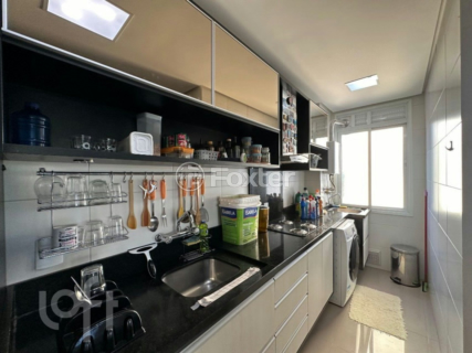 Image 3 - 915836