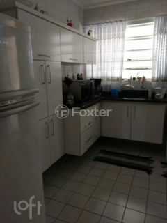 Image 1 - 915891
