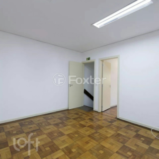 Image 7 - 915942