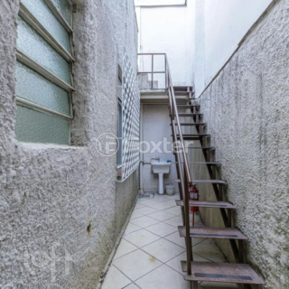 Image 42 - 915942