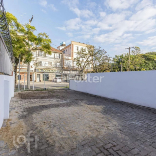 Image 38 - 915942