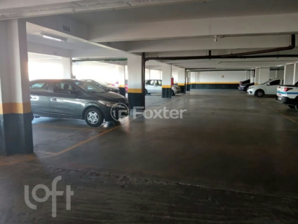Image 7 - 915968