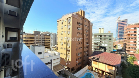 Image 17 - 916009