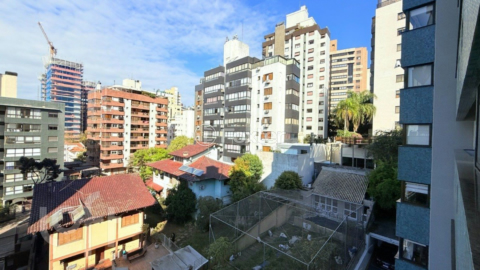 Image 10 - 916009