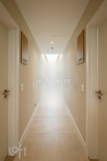 Image 11 - 916011