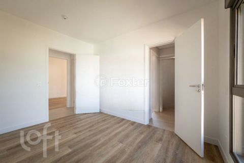 Image 7 - 916011