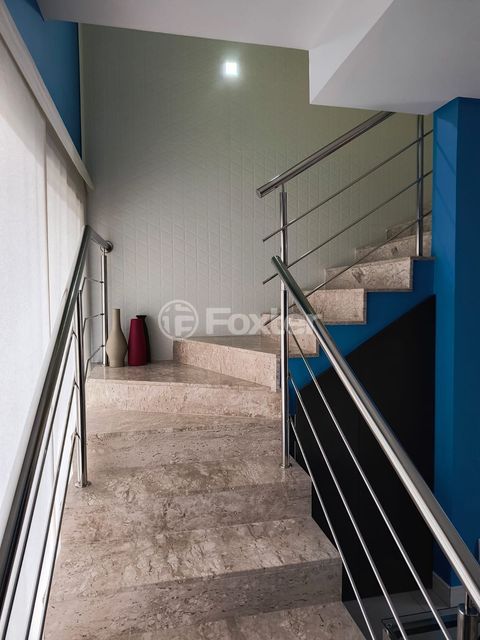 Image 6 - 916257