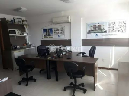 Image 4 - 916273