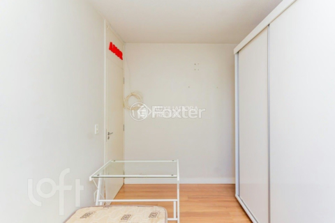 Image 7 - 916310