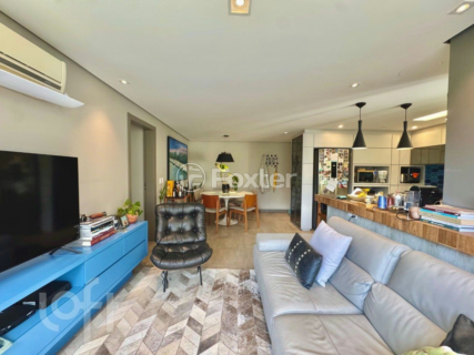 Image 4 - 916346
