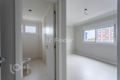 Image 18 - 916397