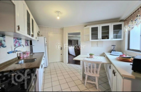 Image 4 - 916422