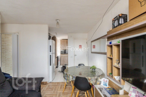 Image 1 - 916435