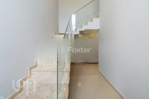 Image 32 - 916472