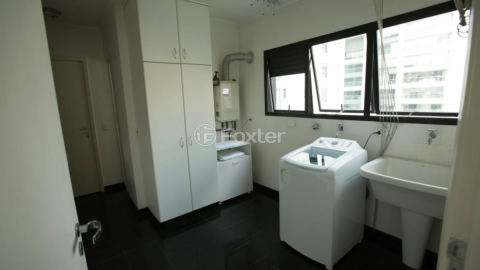 Image 7 - 916499