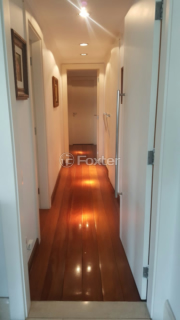 Image 8 - 916499