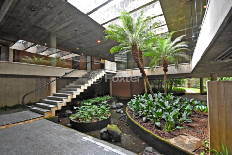 Image 7 - 916581