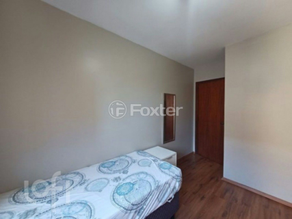 Image 7 - 916582