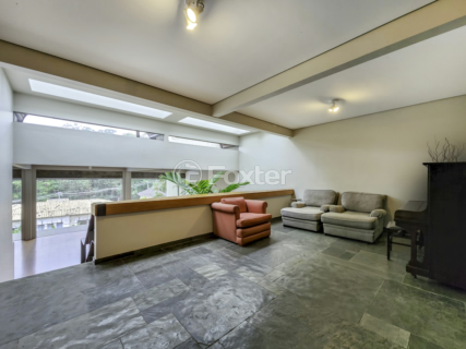 Image 8 - 916598
