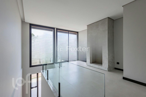 Image 3 - 916599