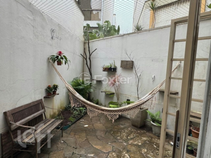 Image 8 - 916624