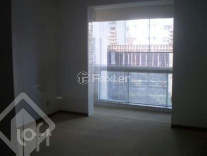 Image 4 - 916671