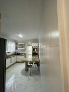 Image 4 - 916677