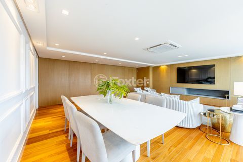 Image 7 - 916710