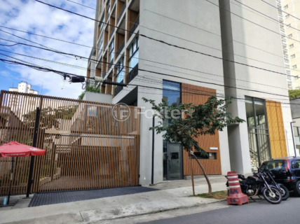 Image 8 - 916731