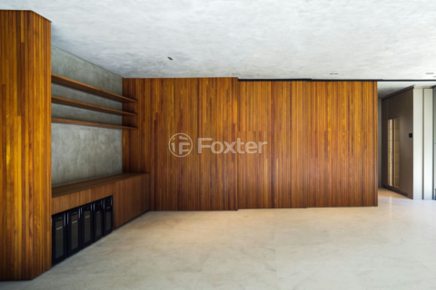 Image 33 - 916740