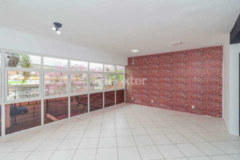 Image 1 - 916772