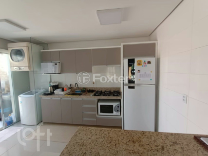 Image 6 - 916866